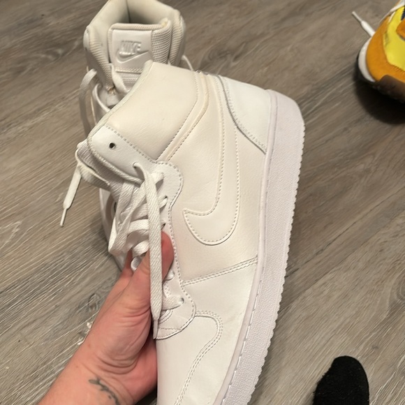 Nike men Ebernon mid triple white leather shoe - Picture 2 of 5